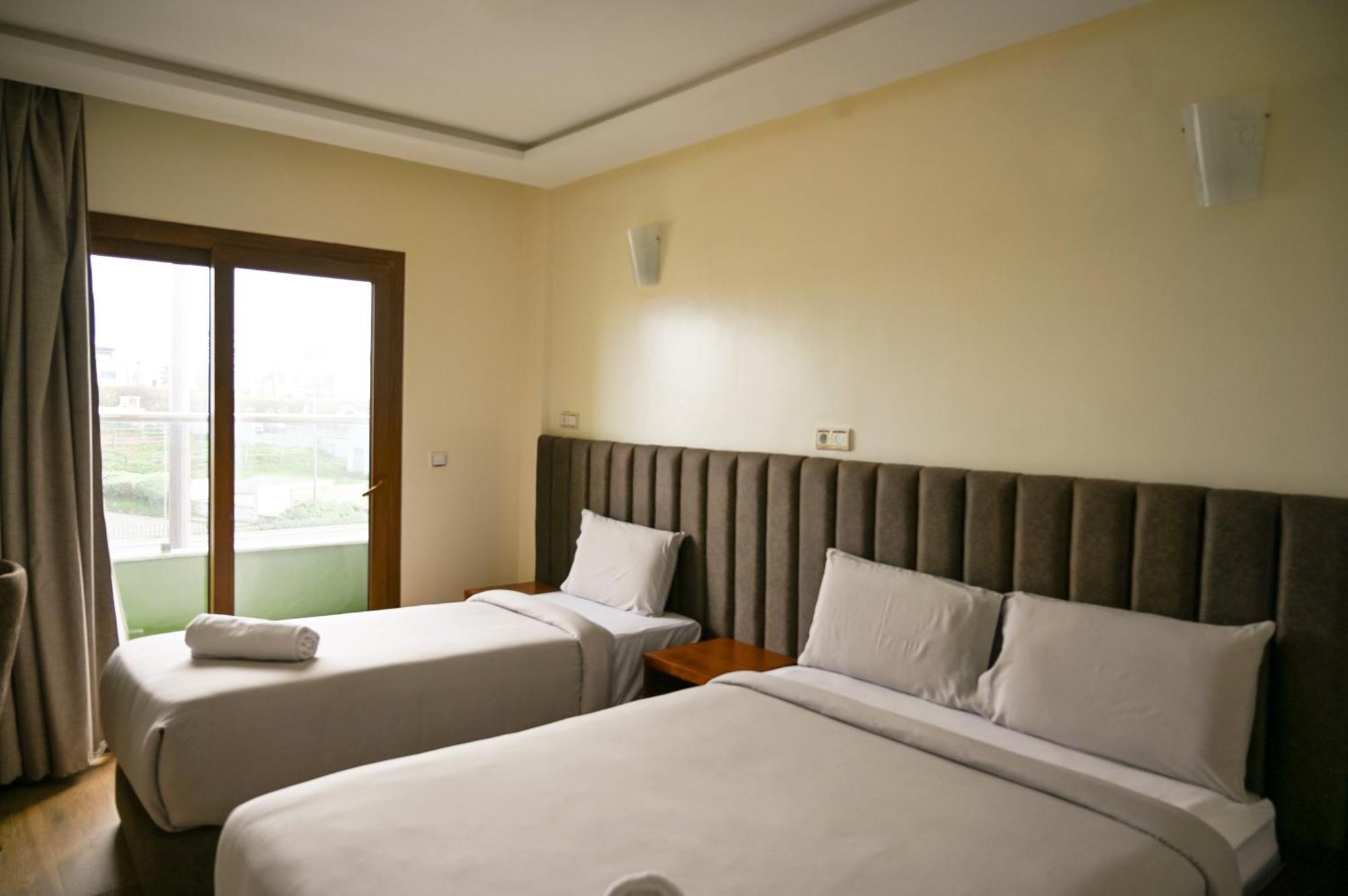 Hôtel Jawharat El Jadida Bagian luar foto