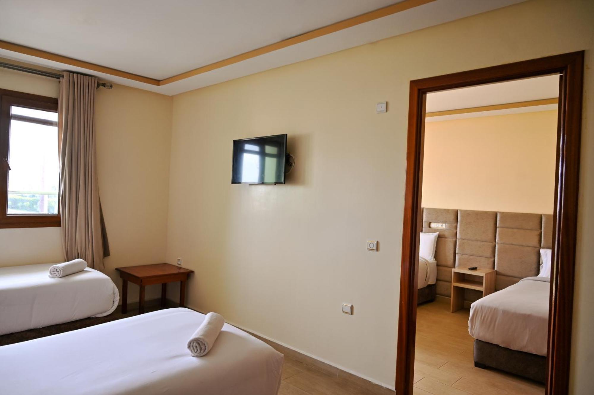 Hôtel Jawharat El Jadida Bagian luar foto